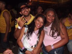 Oktober 10 Anos